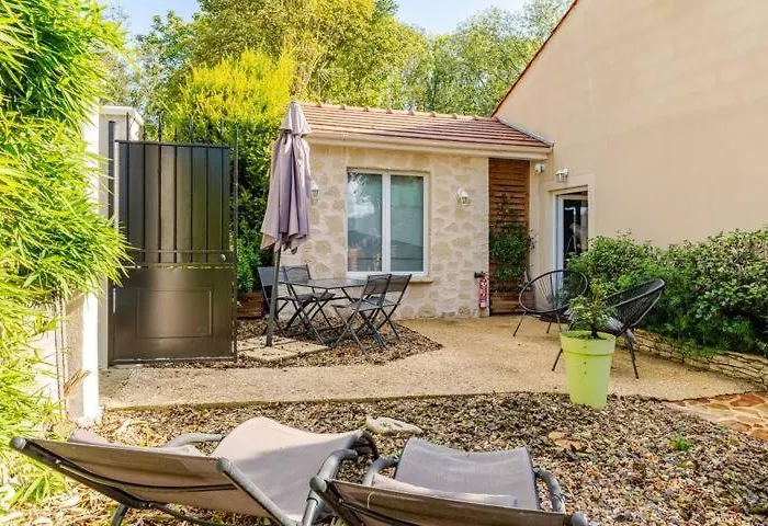 Maison Au Bout Du Chemin Holiday home *